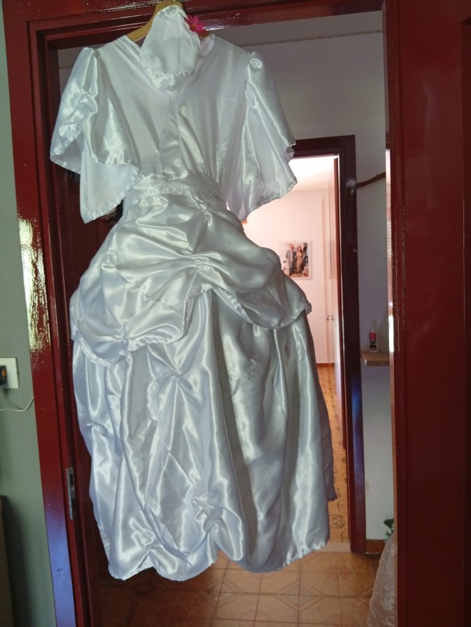 VESTITO  DA  SPOSA STILE  VENEZIANA.....